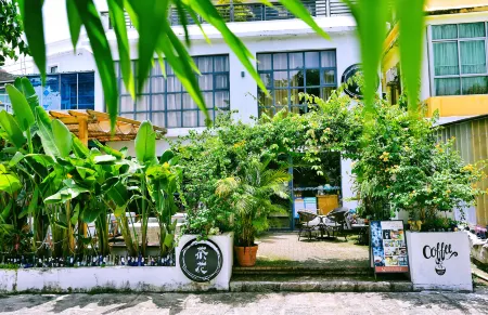 Camellia Boutique Hostel