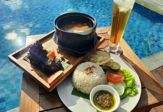 2. 시마 호텔 쿠타..