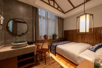Floral Hotel· Jiaxin hotel (Furong Town Street)
