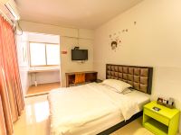 铂曼主题公寓(广州南站店) - 标准大床房