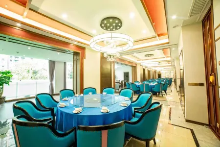 BUND HOTEL Отели в г. Вэйюань