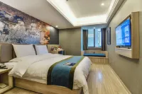 Ease Hotel · Zhi (Yichang Three Gorges Visitor Center Binjiang Wanda)