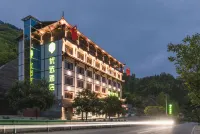 99inn Selected Hotel (Chongqing Yunyang County Longtang Scenic Area Qingshui Tujia Township) Hotel di Yunyang County