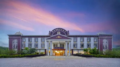 Rongjia Guoyun Hot Spring Resort Các khách sạn ở Hòa Bình