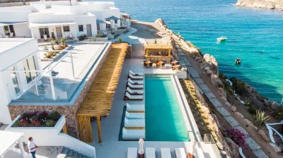 Super Paradise Hotel