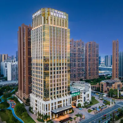 沃爾頓皇家花園酒店(贛州萬象城店) 鄰近鬱孤台歷史文化街區的酒店
