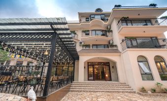 White Bird Field B&B (Jiu Shan Shan)