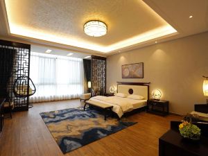 Baxian Yunju B&B in Yueyang County