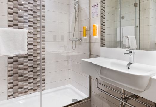 이븐 바투타 몰 연결 통로