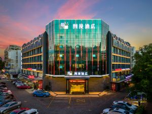 CHEERMAY HOTELS  (Zhuhai Xiangzhou Port Riyuebei Theater Store)