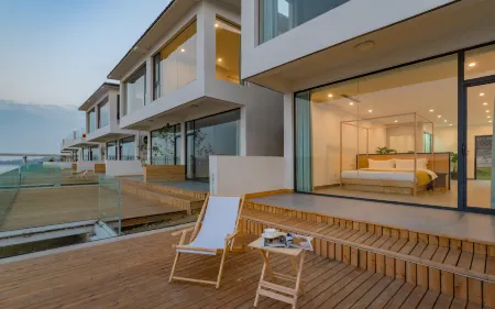 Chiqi Guanhu Language Отели в г. Цичунь