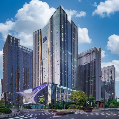 Delphi Sky Hotel (Guangxi Sports Center)