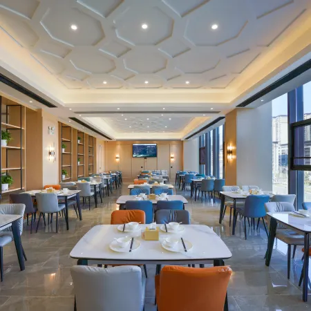 Vienna Hotel (Shangyi Square Branch, NanYang.Xichuan)