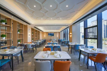 Vienna Hotel (Shangyi Square Branch, NanYang.Xichuan)