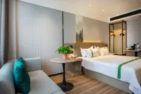 GreenTree Inn Hotel (Huainan City Square South Road Yizhong Branch)