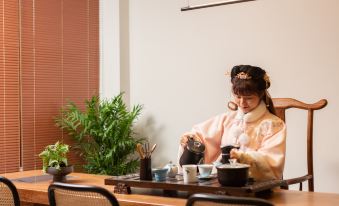 Yunyi Manju Hotel (Langzhong New Century Mall Store)