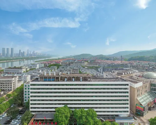 Dolton Lushan Hotel Hotels near Python Hole