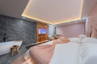 風之旅程·獵舍人文（荔波大小七孔景區東門店） 鄰近瑤族文化展示廳的酒店