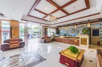 Xianhong Business Hotel (Wanning High Speed Railway Station)