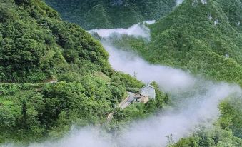 Yunwu Yuanshan Inn Shennongjia