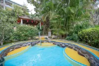 Xinyinzhan Hot Spring Holiday Resort - Hot Springs
