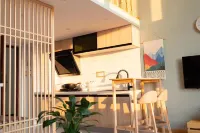 Zizaiju Loft Apartment Hotel