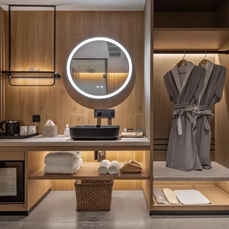 Dongyueli Hotel (Shaoxing Downtown Area Cangqiao Straight Street)
