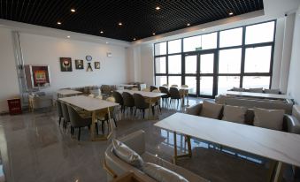 Suitetrails - Urju Huayou Hotel