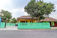 SPOT ON 93182 Hotel Jaya Kusuma Ξενοδοχεία στην πόλη Kebon Dalem Kidul