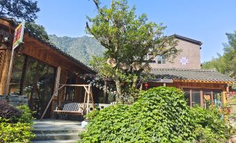 Xing'an Longquan Villa