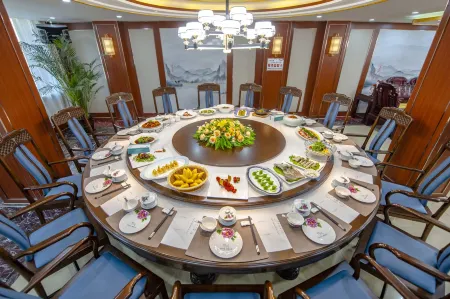 Ho-Zheng Hotel Отели в г. Хэчжен