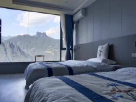 Mountain Homestay (Old Munden Village Shop)