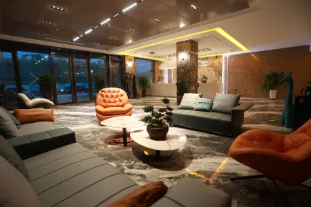 Nalati Lanhai Yuting Hotel Отели рядом с достопримечательностью «Nalati Raspberry Town»