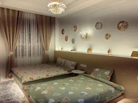 Ting Yali Homestay Отели рядом с достопримечательностью «Armanisa Royal Memorial Mausoleum»