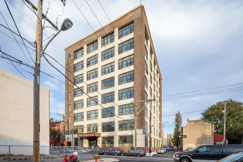 Sosuite at Independence Lofts - Callowhill - balcony
