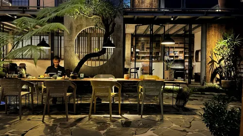 Yunman Homestay (Zhenhong Sports Center)