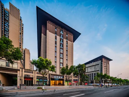 JI Hotel (Chengdu Huanqiu Zhongxin Tianfu Yijie) Отели рядом с достопримечательностью «Tiexiang Temple»