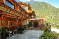 TIBE T guest house Hotels near Middle Tiger Leaping Gorge, Shangri-La, Yunnan