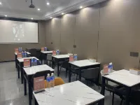 Jifeng Business Travel Boutique Hotel Henan University of Technology Branch - Pet friendly