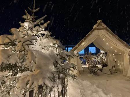 Xuegu Shanshan Hostel Отели рядом с достопримечательностью «Snow Valley»