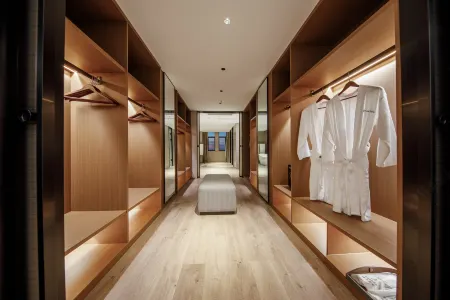 T·Hotel (Jianhu Wancai International Shopping Center)