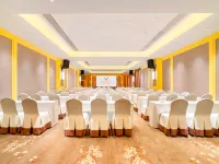 Vienna Hotel ( Zhanhua Runze Square Branch)