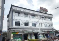Pine Ravine Cottage Hotels in Heqing