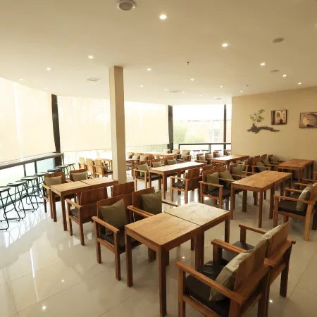 Zaohua Hot Spring Resort