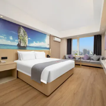 Heyi Select Hotel (Anshan Railway Station MixC Branch)