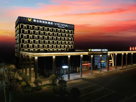 Vienna International Hotel ( Nanchang Jinxian South Station Convention and Exhibition Center Branch) Отели в г. Цзиньсянь