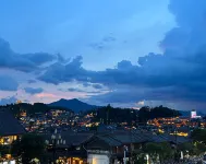 Fuyushan Court Chinese Inn (Lijiang Gucheng Big Waterwheel) Hotels near Inside the North Gate