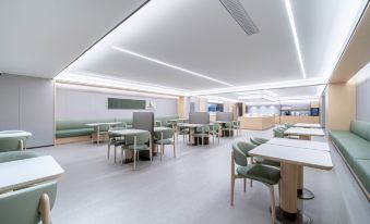 Quanji Gongyi Administrative Center Hotel