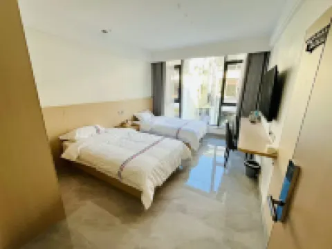 Shiyan Homestay (Sanqingshan Gangshou Cableway)