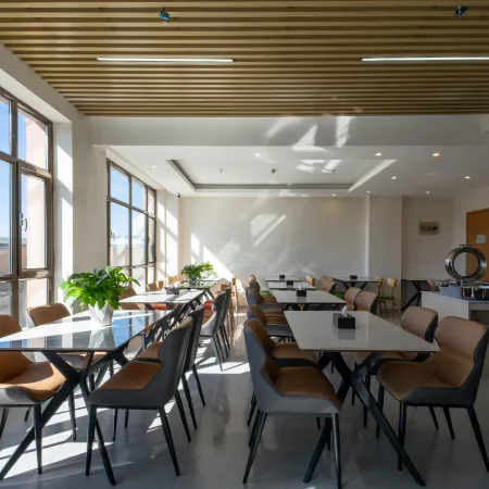 Urba Hotel (Guangjin Shopping Center Xinyuan Bus Station Branch)